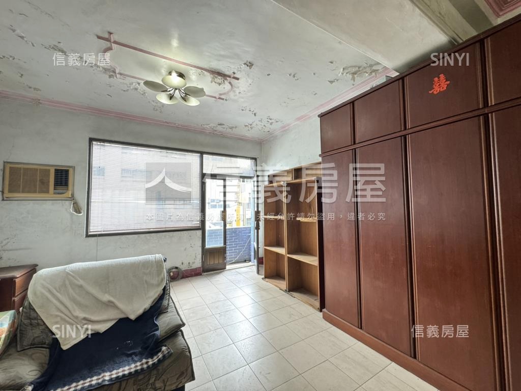 自強漢神商圈復古金透店房屋室內格局與周邊環境