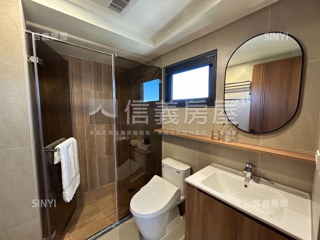 英倫亞灣帝王景觀三房平車房屋室內格局與周邊環境