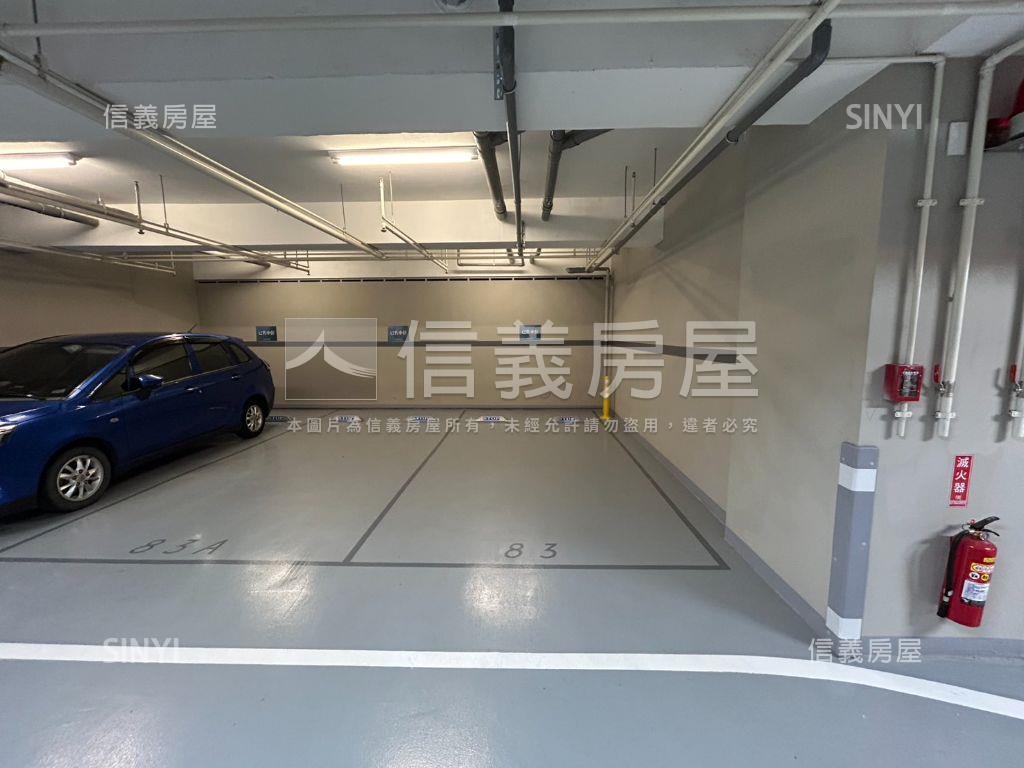 英倫亞灣帝王景觀三房平車房屋室內格局與周邊環境