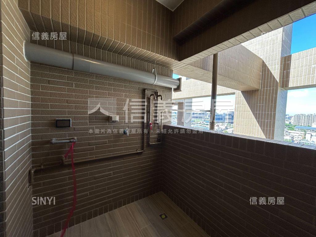 英倫亞灣帝王景觀三房平車房屋室內格局與周邊環境