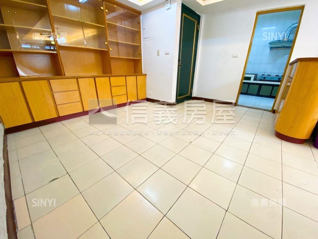 正義國宅電梯三房房屋室內格局與周邊環境