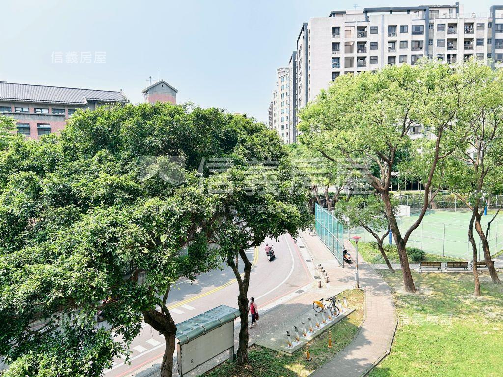 享受溫暖日光三房車位房屋室內格局與周邊環境