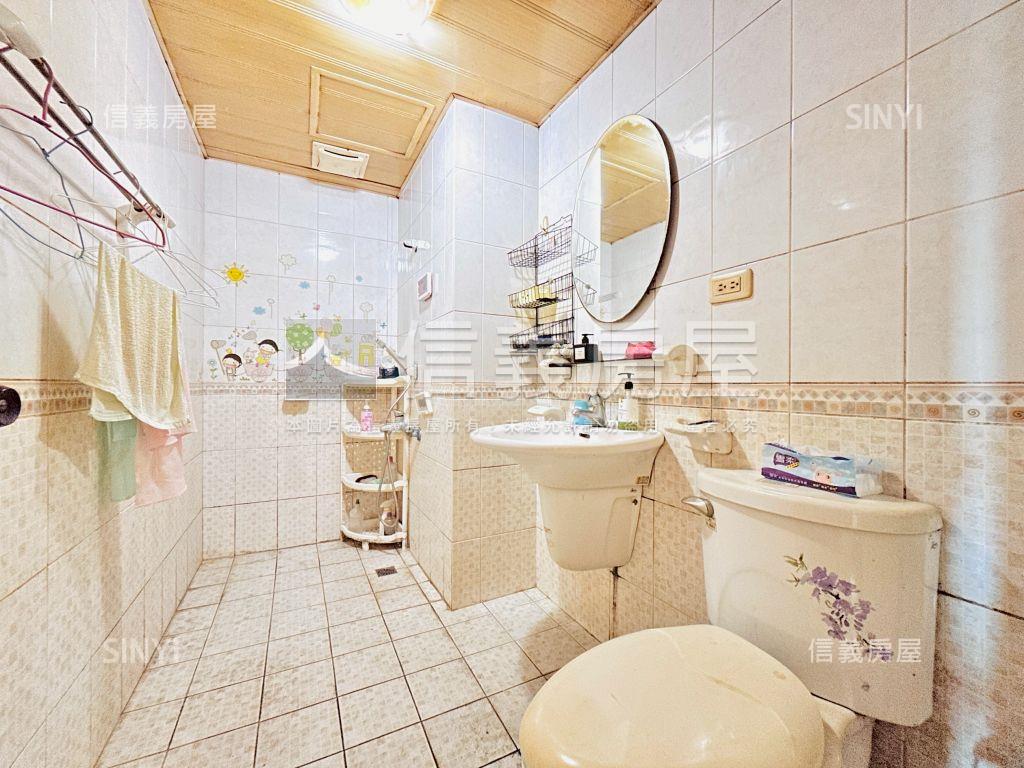 享受溫暖日光三房車位房屋室內格局與周邊環境