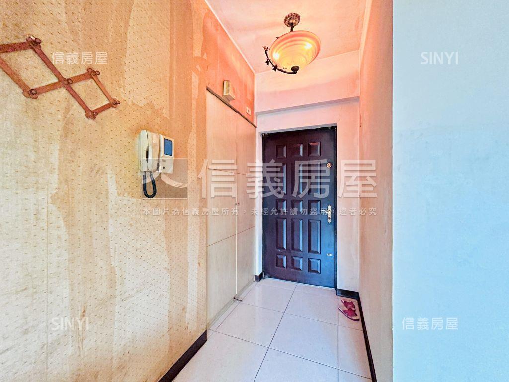 享受溫暖日光三房車位房屋室內格局與周邊環境