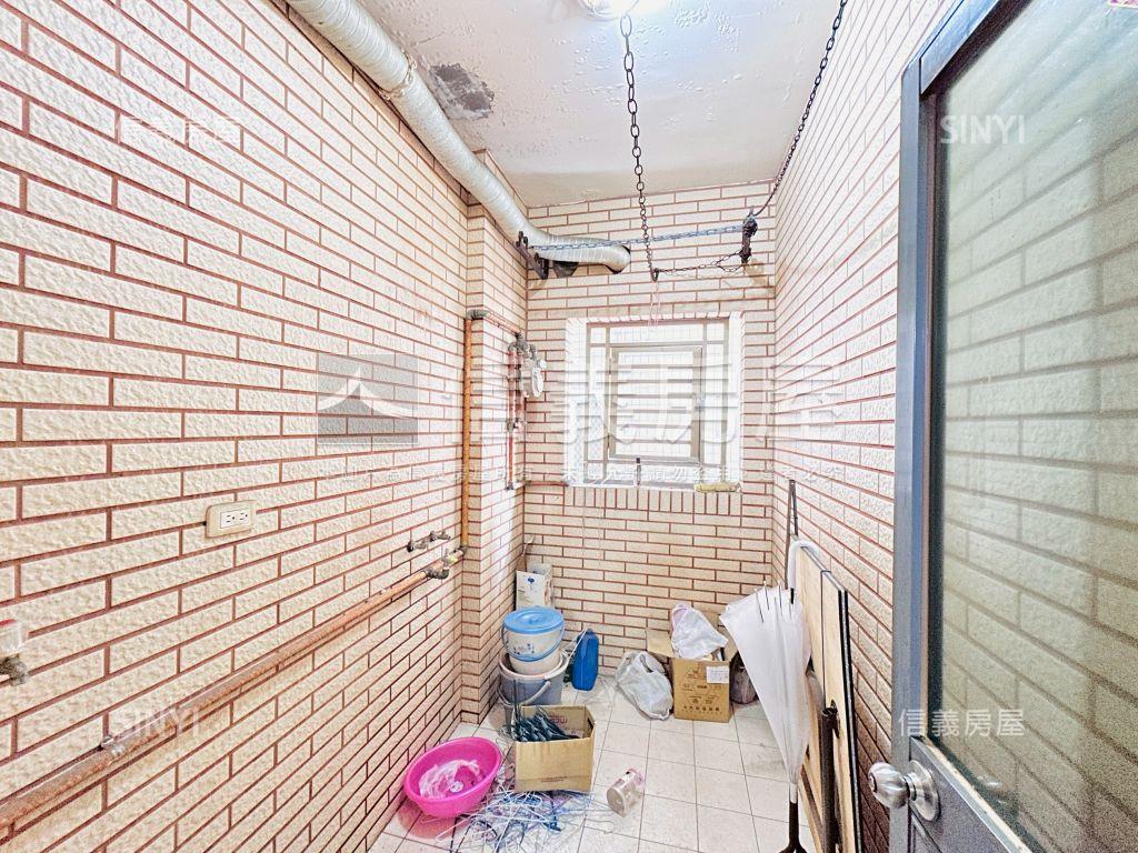 享受溫暖日光三房車位房屋室內格局與周邊環境