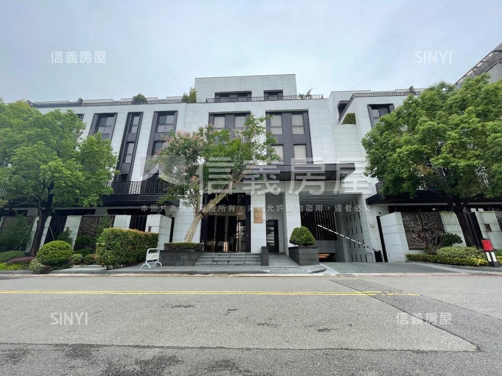 專任單元精銳雙主臥豪墅房屋室內格局與周邊環境