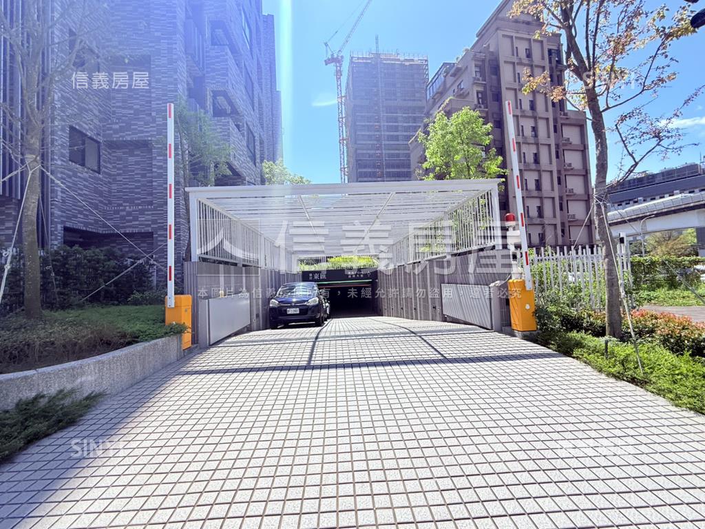 達欣東匯捷運車位一樓房屋室內格局與周邊環境