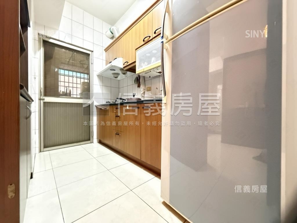 永信中正之星後棟高樓房屋室內格局與周邊環境