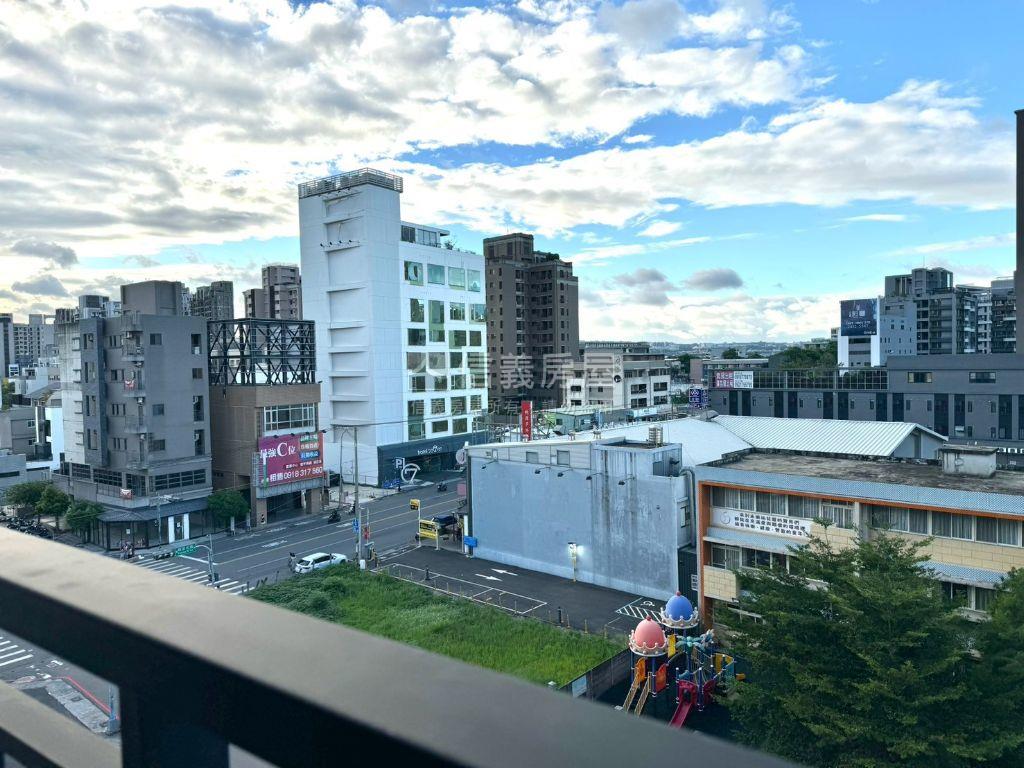 十二期優質四房雙平車！房屋室內格局與周邊環境