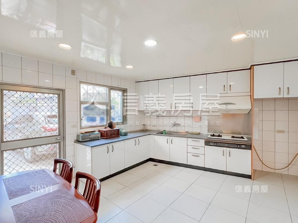 近中國醫大面寬日式建築房屋室內格局與周邊環境