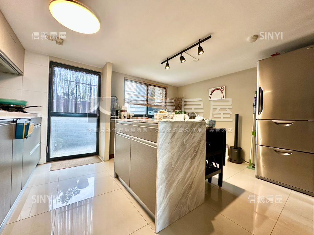 中華國小旁震後三房平車房屋室內格局與周邊環境