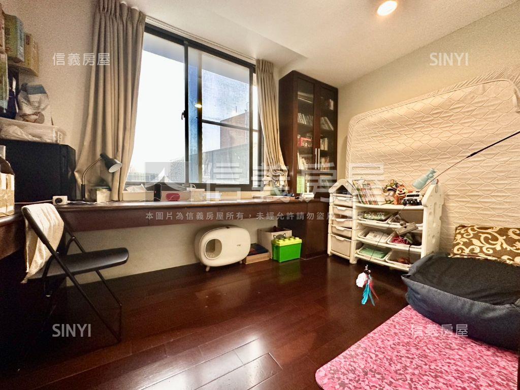 中華國小旁震後三房平車房屋室內格局與周邊環境