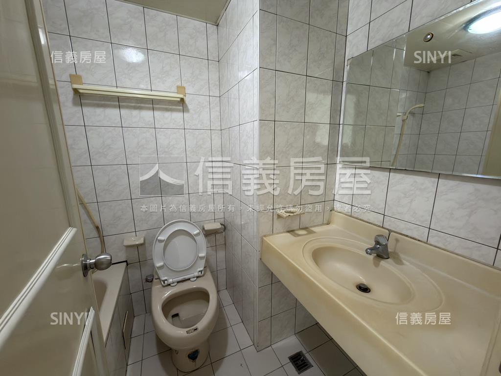 近捷運景觀套房房屋室內格局與周邊環境