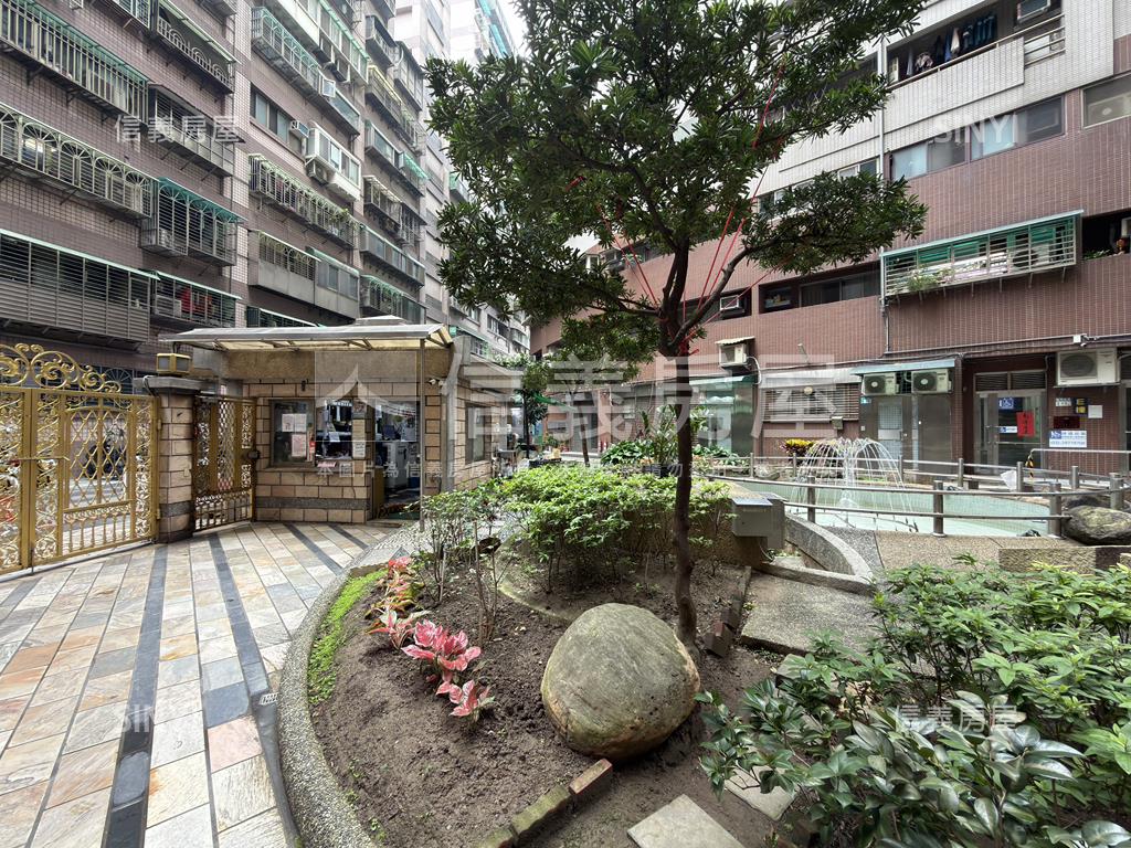 近捷運景觀套房房屋室內格局與周邊環境