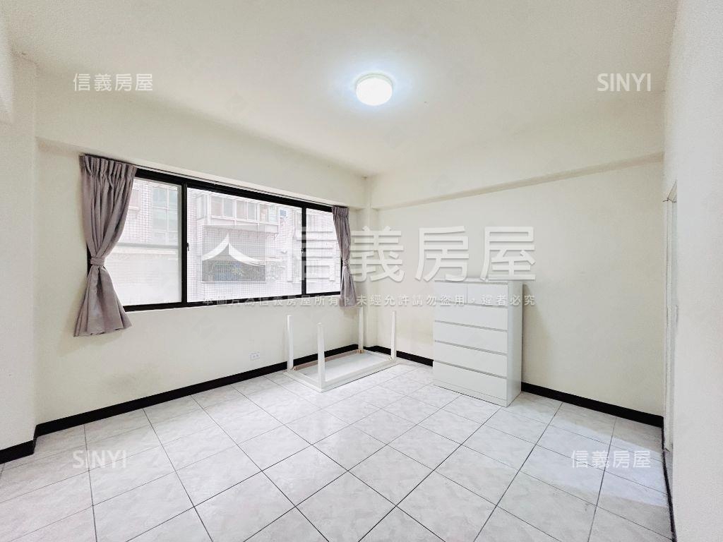 舒適華廈二房。亮房屋室內格局與周邊環境