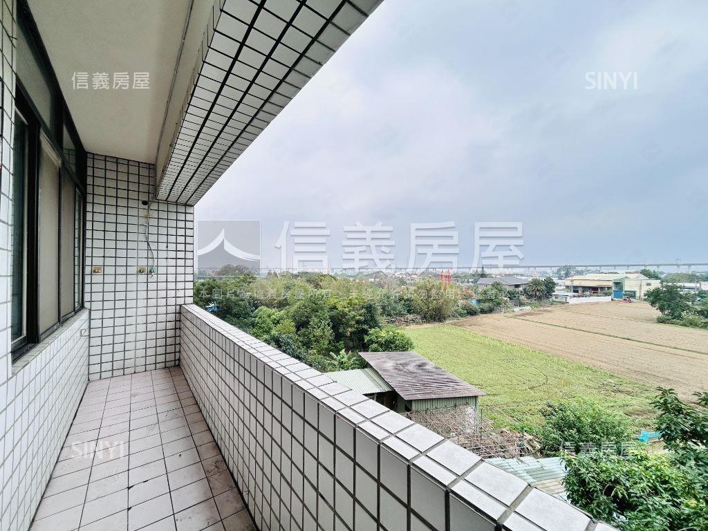 舒適華廈二房。亮房屋室內格局與周邊環境