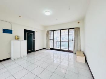 舒適華廈二房。亮