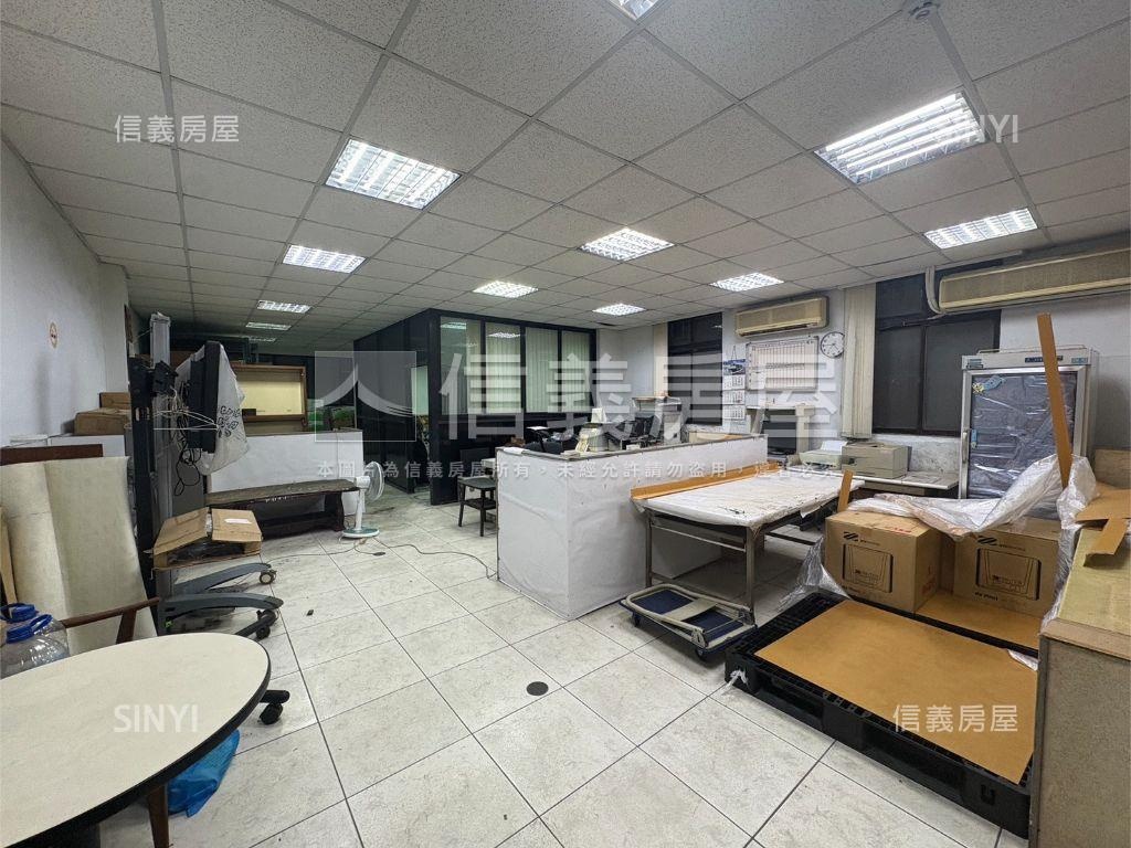 稀有釋出塔城大空間房屋室內格局與周邊環境