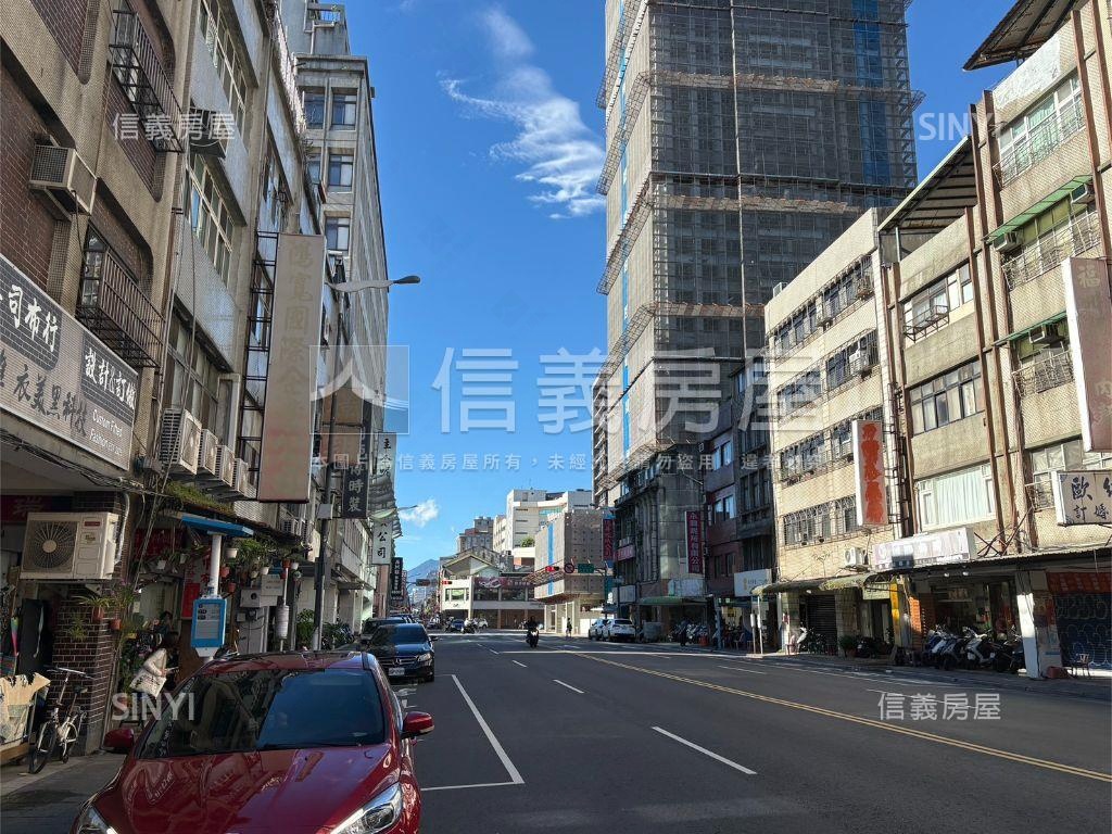 稀有釋出塔城大空間房屋室內格局與周邊環境