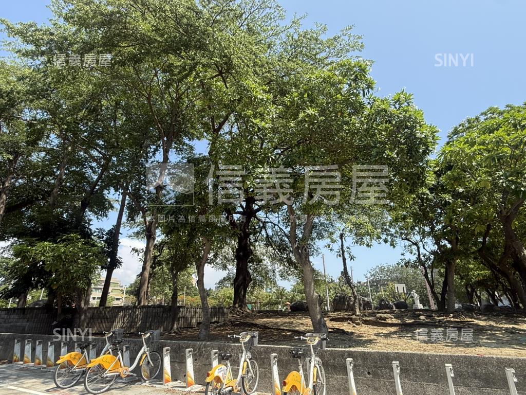 公園對面三房有車位房屋室內格局與周邊環境