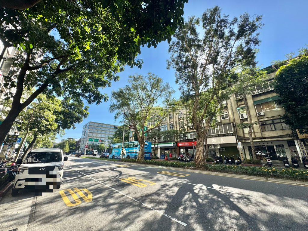 科技大樓☆一二樓雙層店辦房屋室內格局與周邊環境