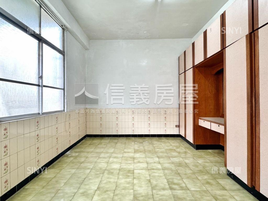 巨蛋明誠雙商圈採光巷透房屋室內格局與周邊環境