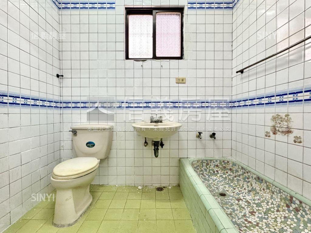 巨蛋明誠雙商圈採光巷透房屋室內格局與周邊環境