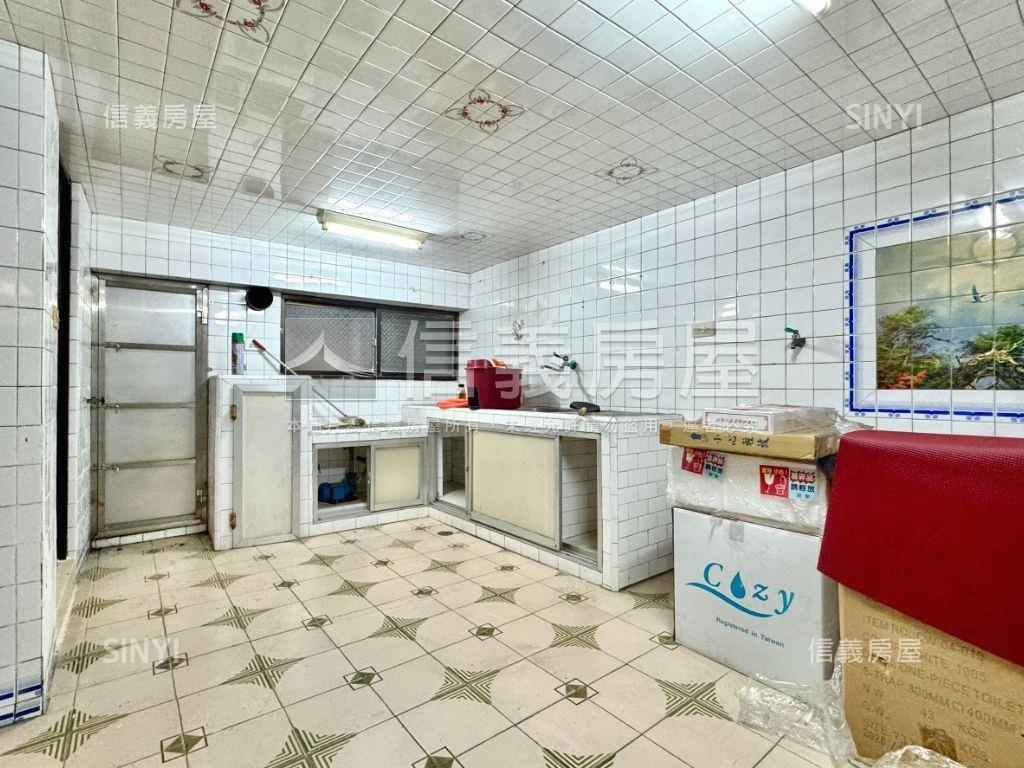 巨蛋明誠雙商圈採光巷透房屋室內格局與周邊環境