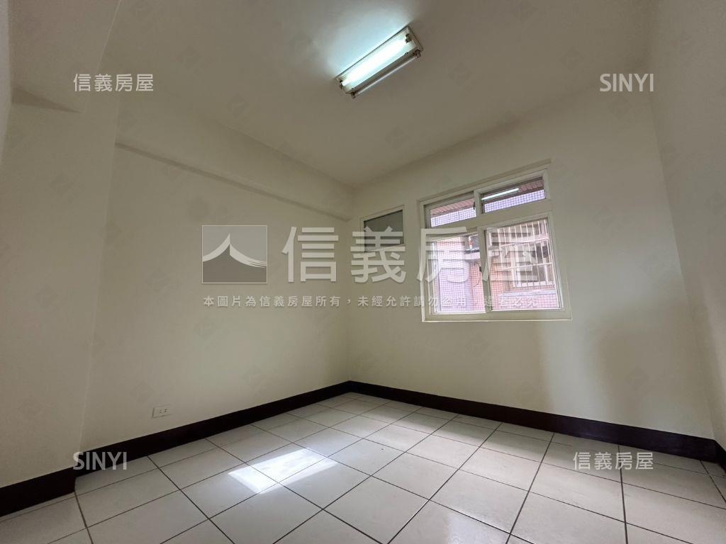 幼獅比佛利採光通風４房房屋室內格局與周邊環境