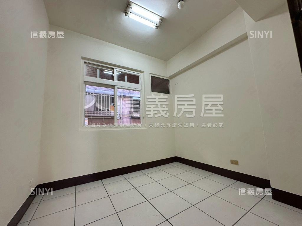 幼獅比佛利採光通風４房房屋室內格局與周邊環境