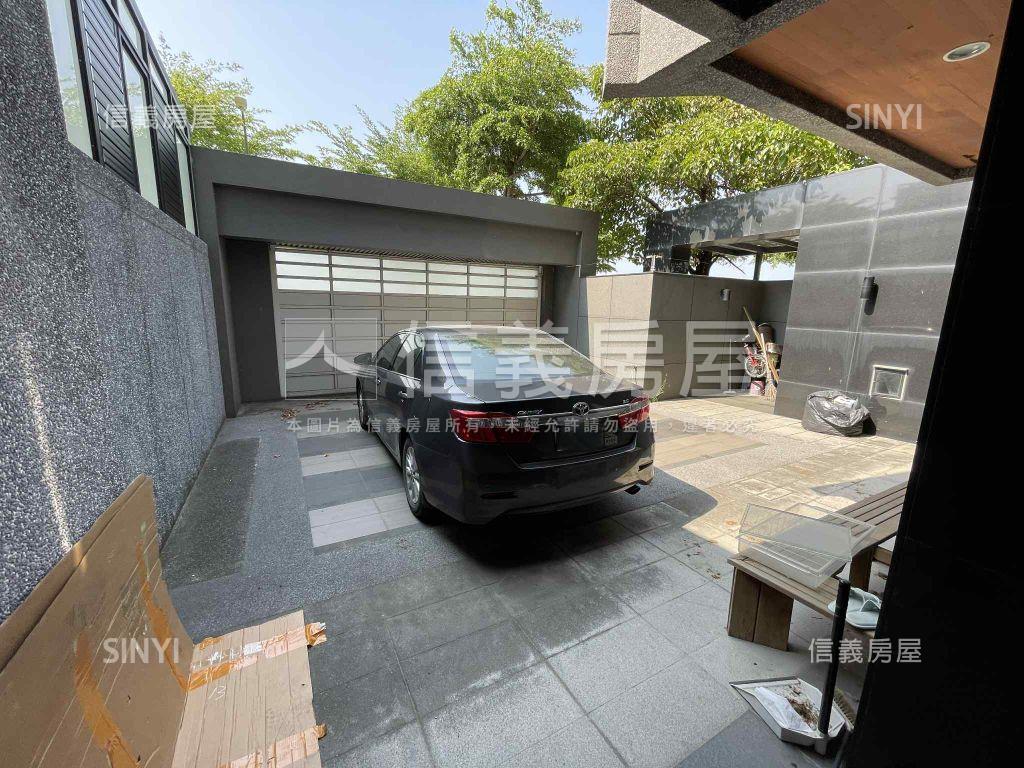 華鳳特區面寬電梯豪邸房屋室內格局與周邊環境