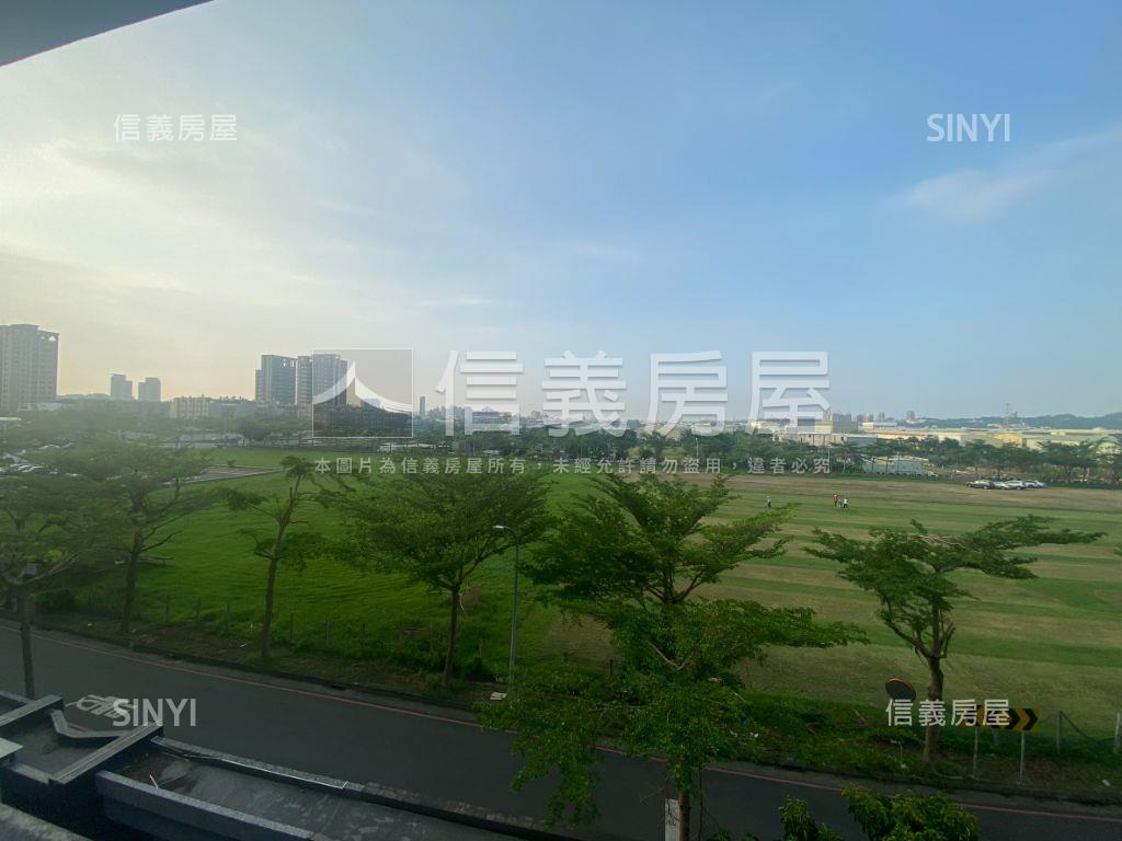 華鳳特區面寬電梯豪邸房屋室內格局與周邊環境