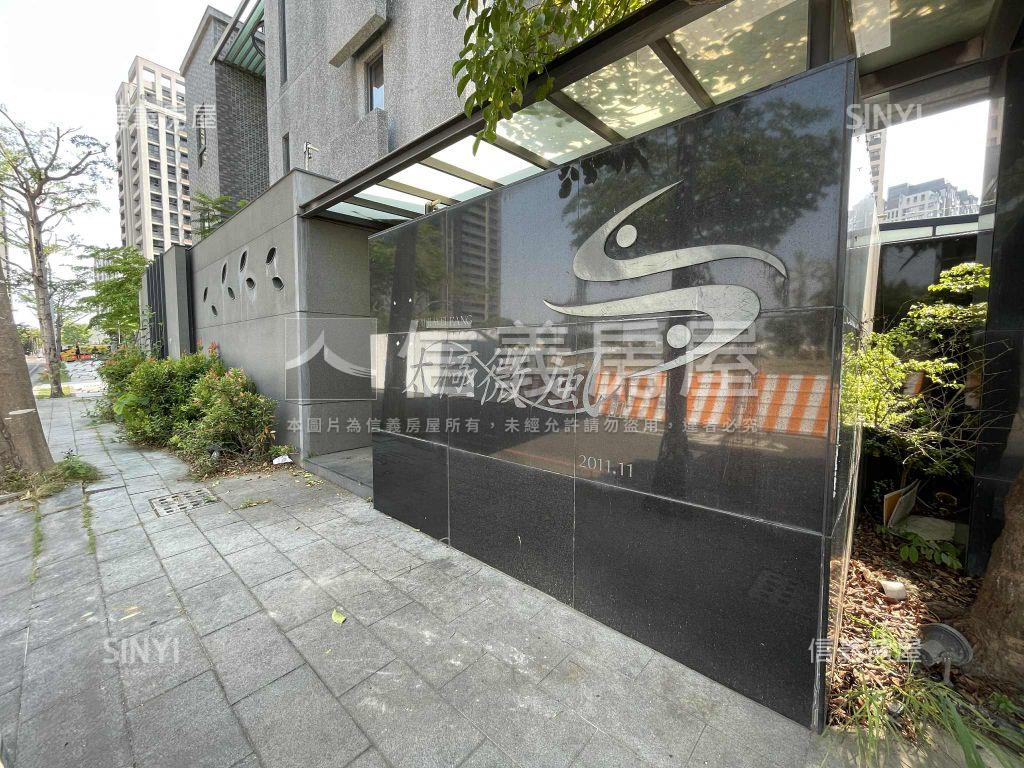 華鳳特區面寬電梯豪邸房屋室內格局與周邊環境