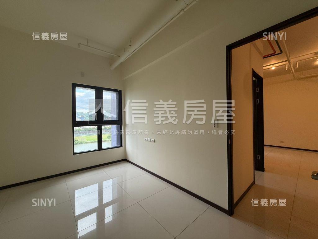 近士北科新成屋河景戶房屋室內格局與周邊環境