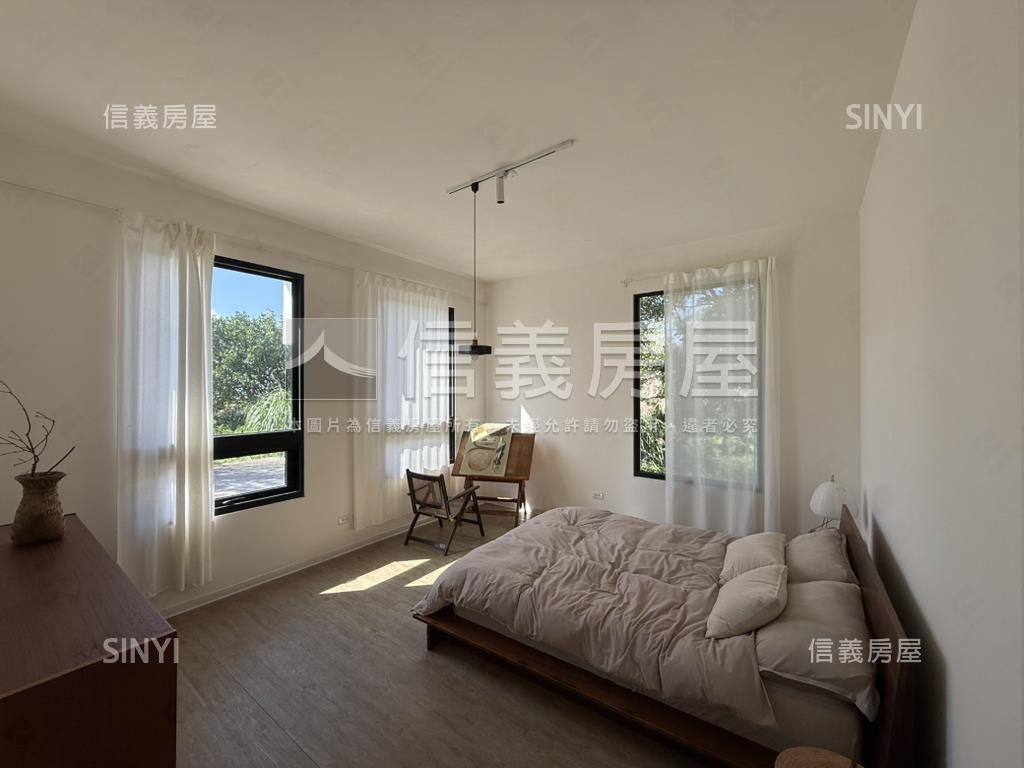 陽明山溫泉寶地旁白色平房房屋室內格局與周邊環境