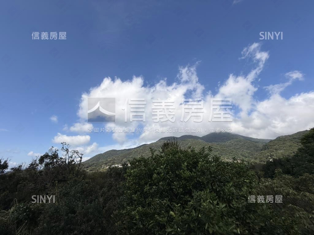 陽明山溫泉寶地旁白色平房房屋室內格局與周邊環境
