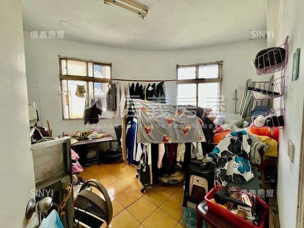 安康稀有邊間公寓４房房屋室內格局與周邊環境