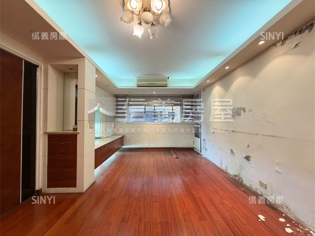 三面採光通風佳近捷運華廈房屋室內格局與周邊環境