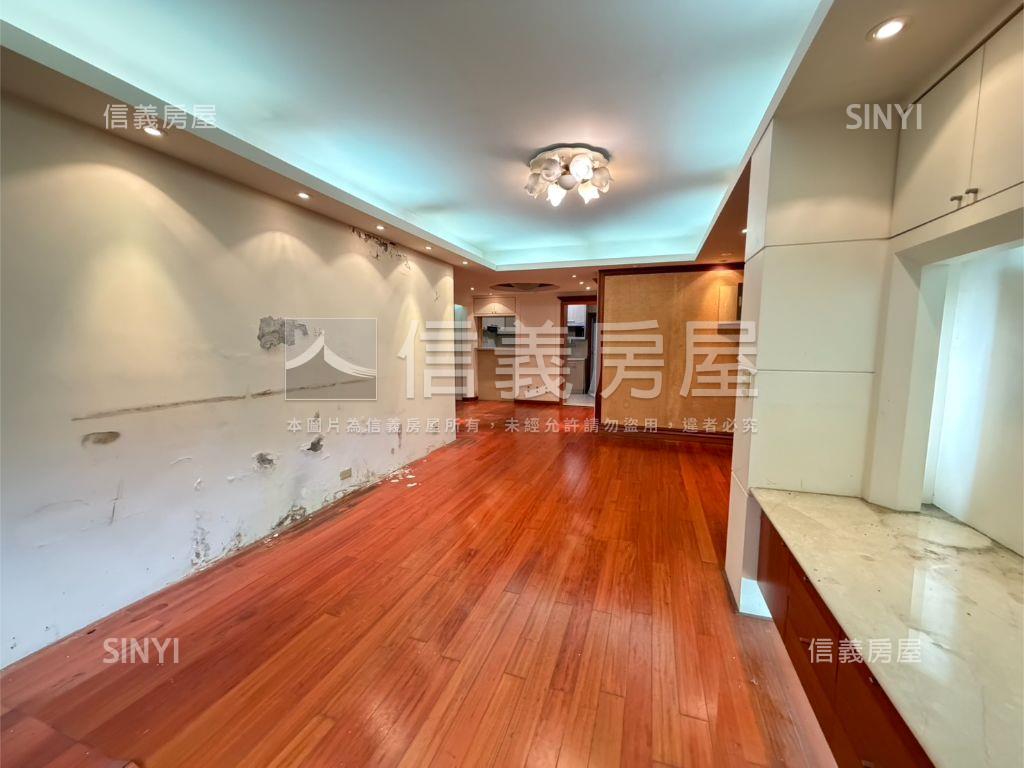 三面採光通風佳近捷運華廈房屋室內格局與周邊環境