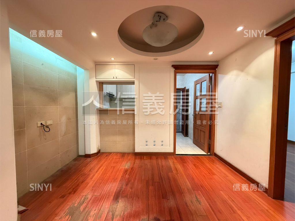 三面採光通風佳近捷運華廈房屋室內格局與周邊環境