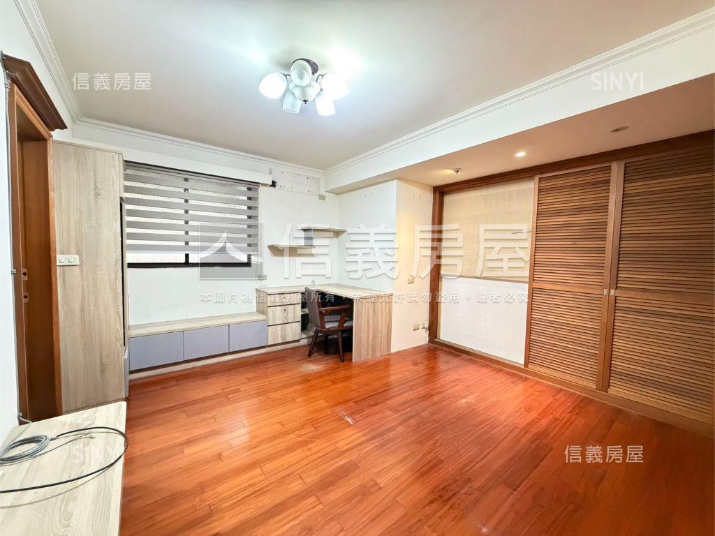 三面採光通風佳近捷運華廈房屋室內格局與周邊環境