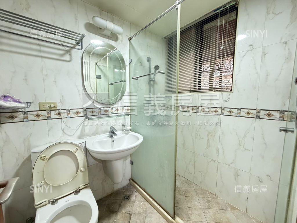 三面採光通風佳近捷運華廈房屋室內格局與周邊環境