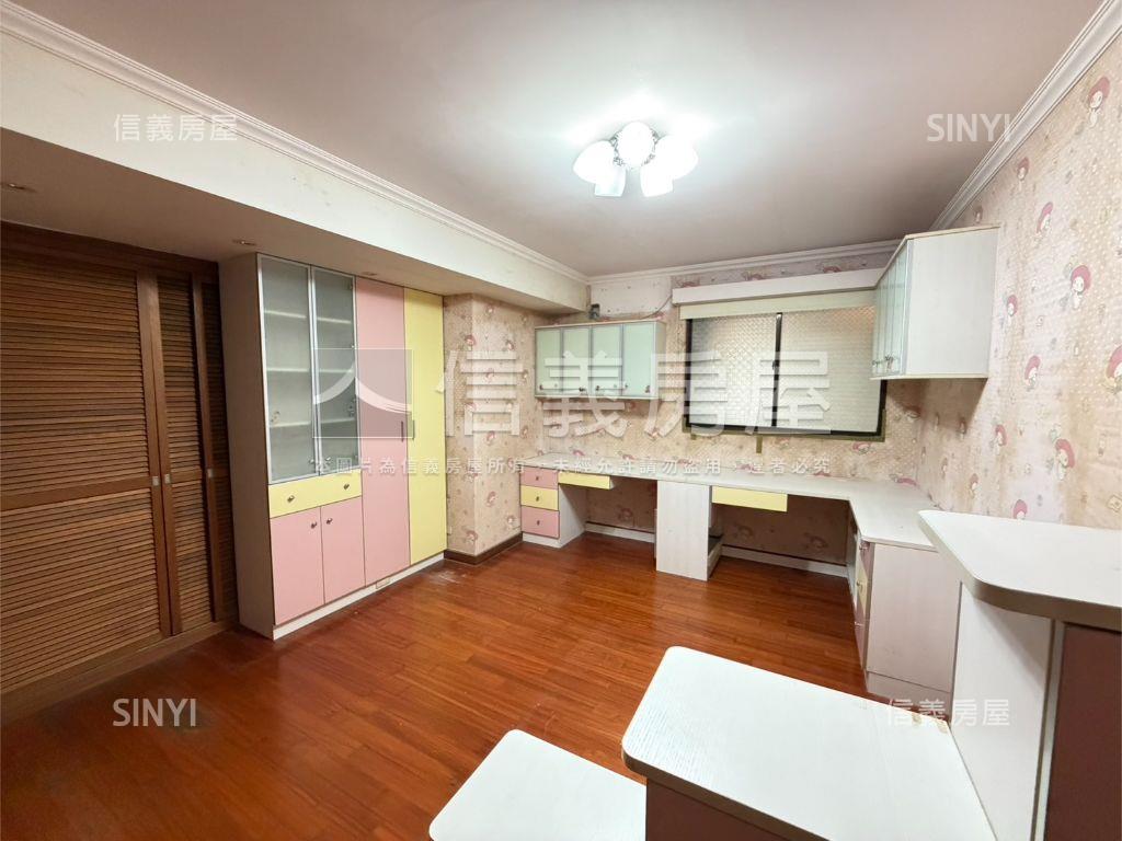 三面採光通風佳近捷運華廈房屋室內格局與周邊環境