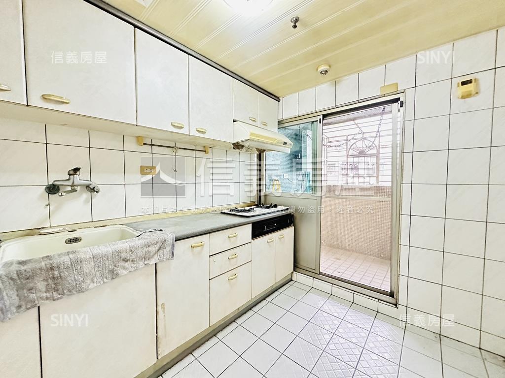 新和商圈居高臨下河景四房房屋室內格局與周邊環境