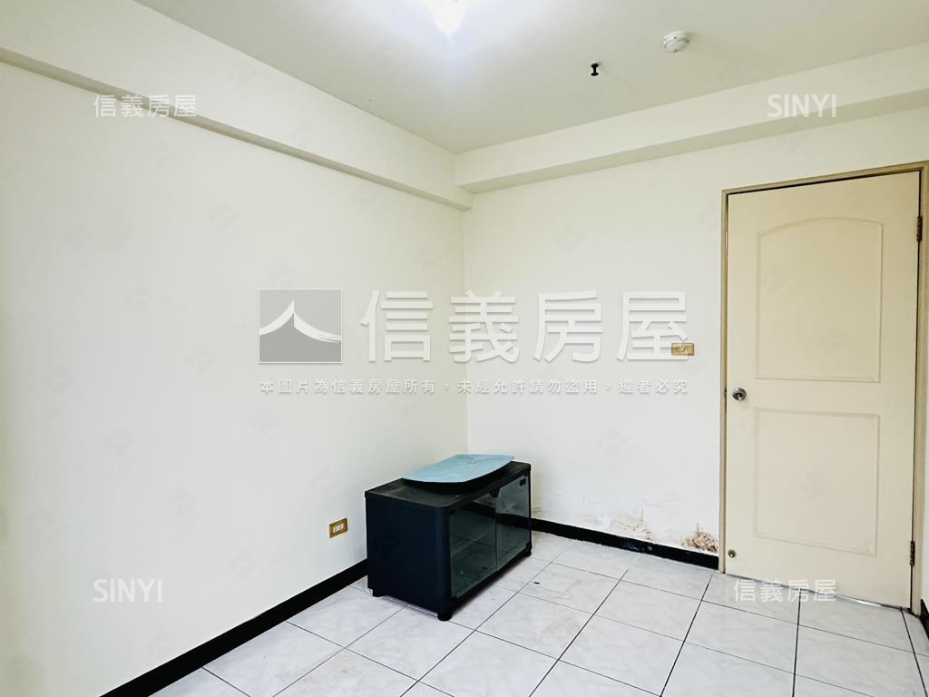 新和商圈居高臨下河景四房房屋室內格局與周邊環境