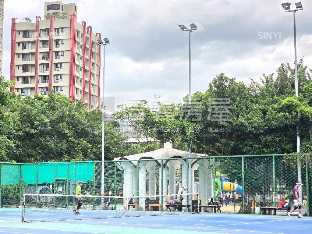 絕美風和樹高樓面公園房屋室內格局與周邊環境