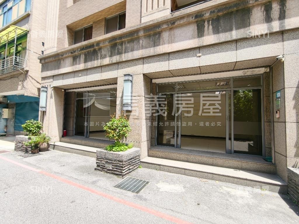 稀有九米大面寬黃金雙店面房屋室內格局與周邊環境