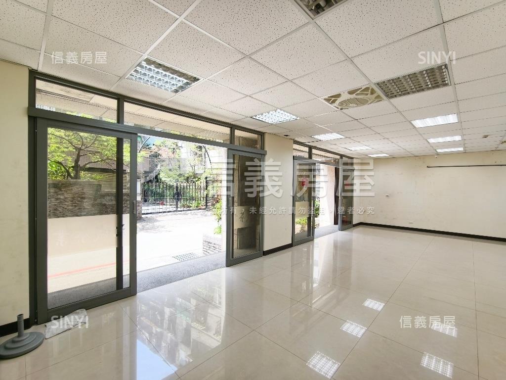 稀有九米大面寬黃金雙店面房屋室內格局與周邊環境