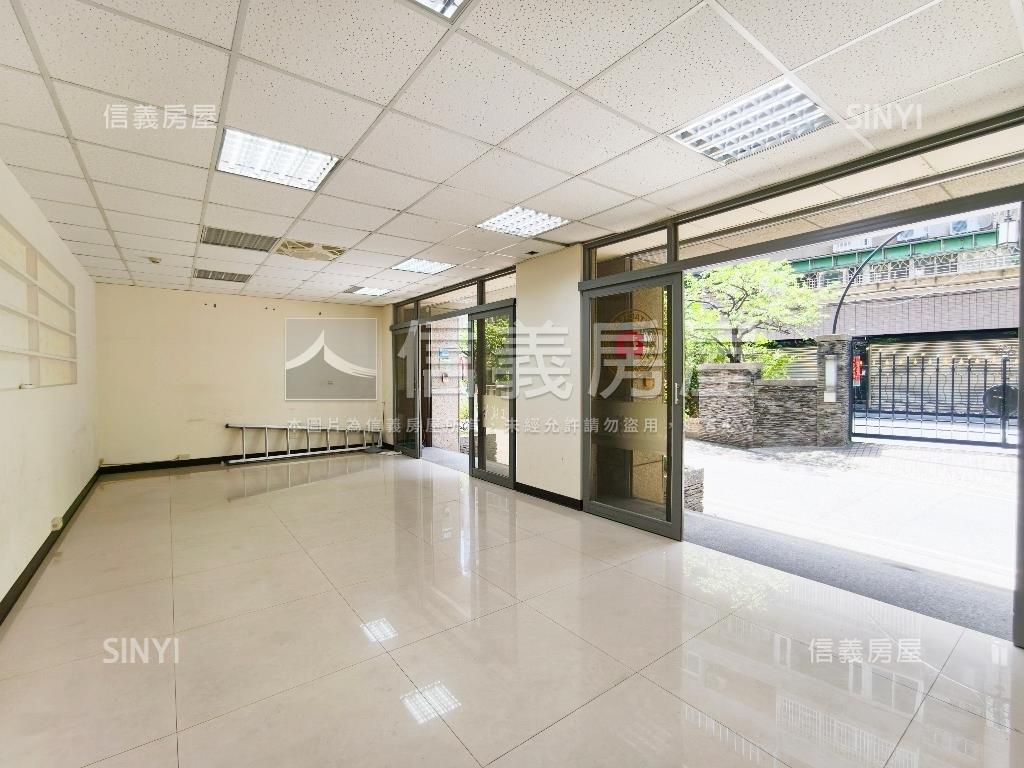 稀有九米大面寬黃金雙店面房屋室內格局與周邊環境