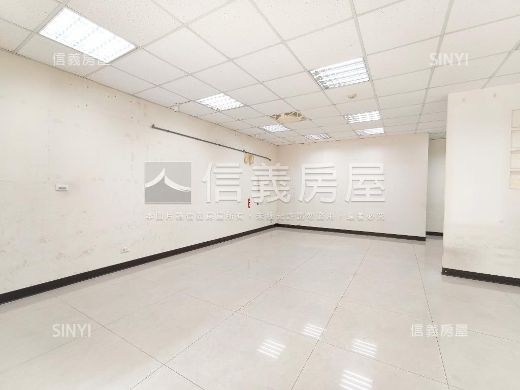 稀有九米大面寬黃金雙店面房屋室內格局與周邊環境